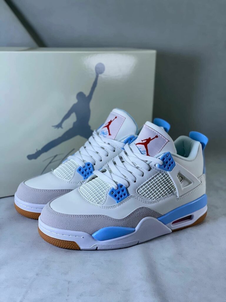 Jordan 4 Retro “Carolina Blue” – Sneakers30 PR